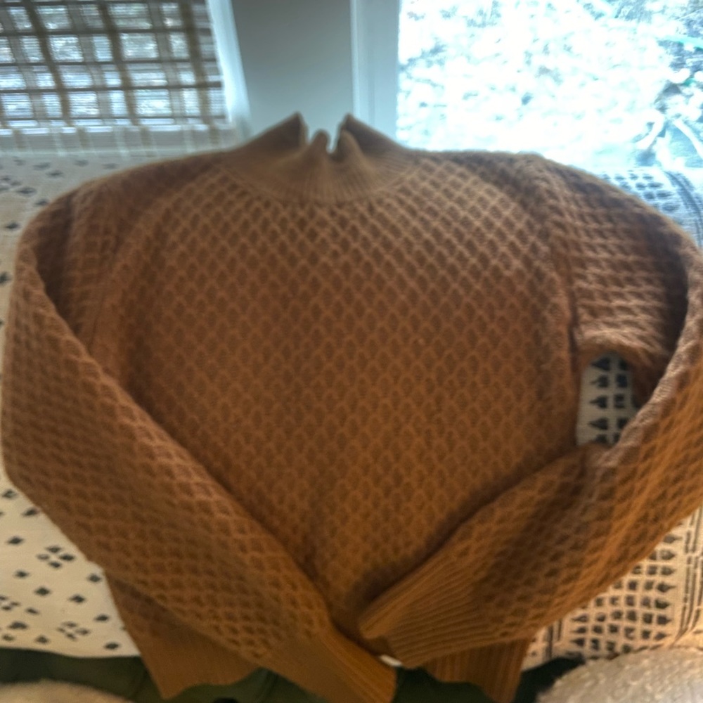 La Ligne bobble weave mock neck cashmere sweater